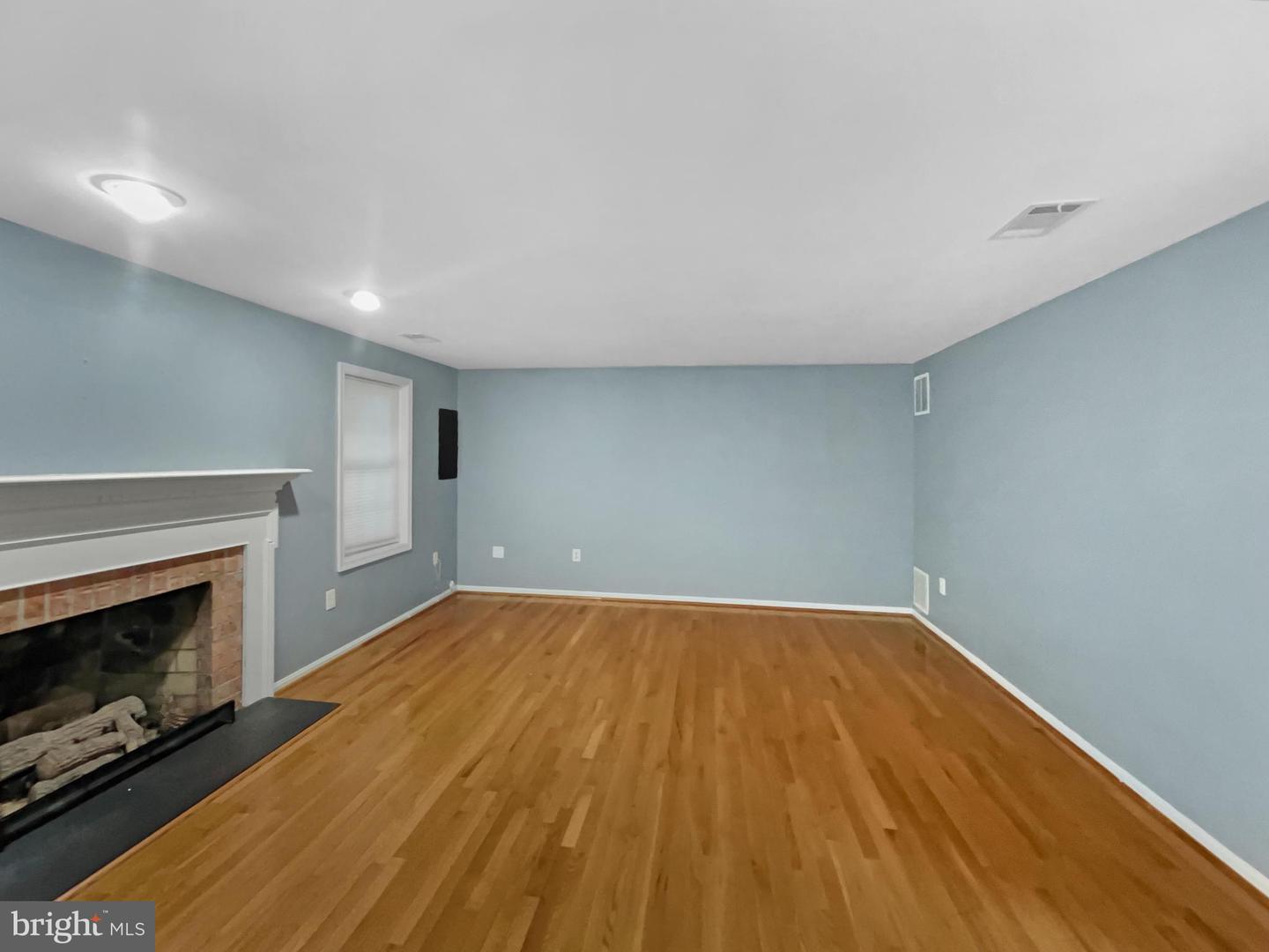 7227 GENTIAN CT, SPRINGFIELD, Virginia 22152, 3 Bedrooms Bedrooms, ,2 BathroomsBathrooms,Residential,For sale,7227 GENTIAN CT,VAFX2256944 MLS # VAFX2256944