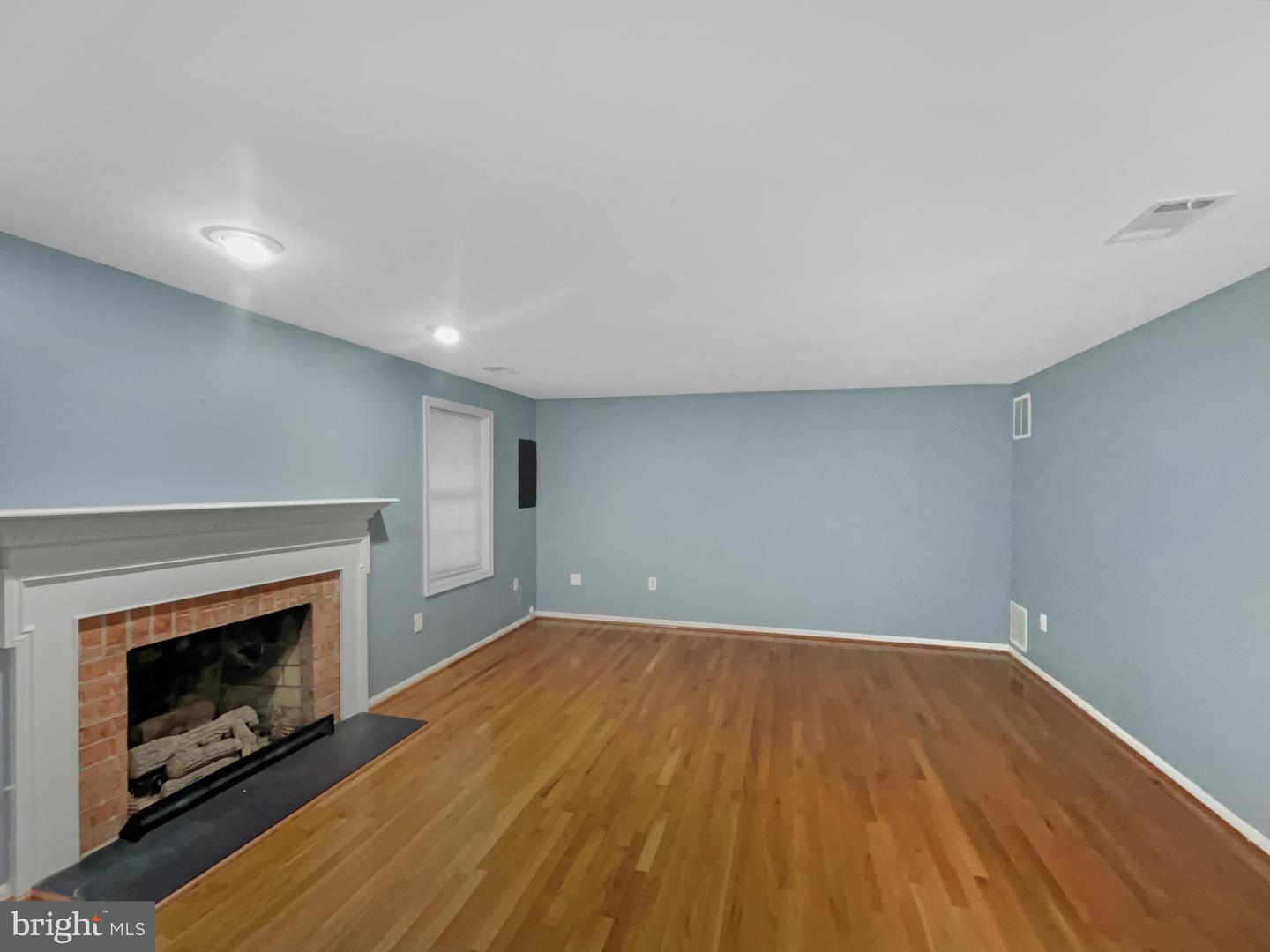 7227 GENTIAN CT, SPRINGFIELD, Virginia 22152, 3 Bedrooms Bedrooms, ,2 BathroomsBathrooms,Residential,For sale,7227 GENTIAN CT,VAFX2256944 MLS # VAFX2256944