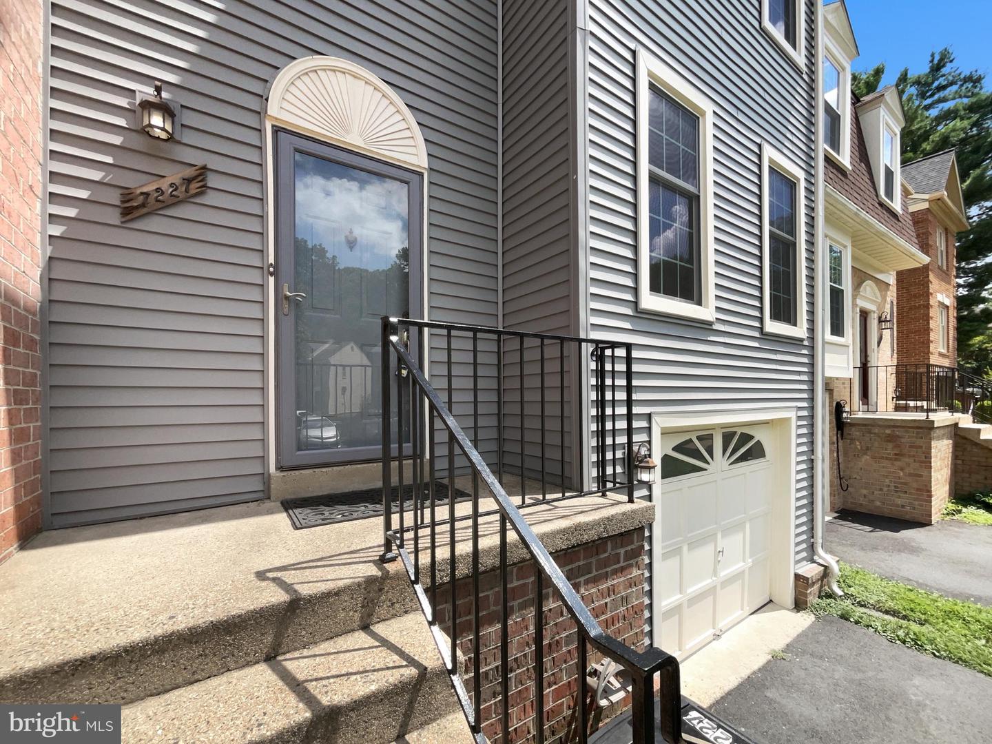 7227 GENTIAN CT, SPRINGFIELD, Virginia 22152, 3 Bedrooms Bedrooms, ,2 BathroomsBathrooms,Residential,For sale,7227 GENTIAN CT,VAFX2256944 MLS # VAFX2256944