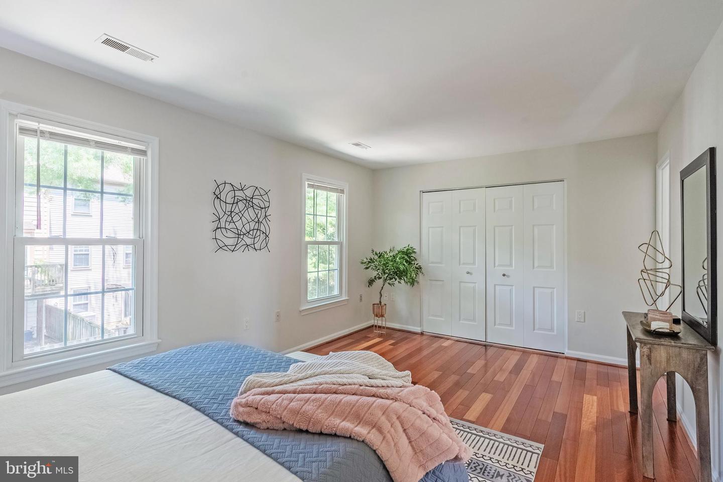 5415 NEW LONDON PARK DR, FAIRFAX, Virginia 22032, 3 Bedrooms Bedrooms, 12 Rooms Rooms,3 BathroomsBathrooms,Residential,For sale,5415 NEW LONDON PARK DR,VAFX2256872 MLS # VAFX2256872