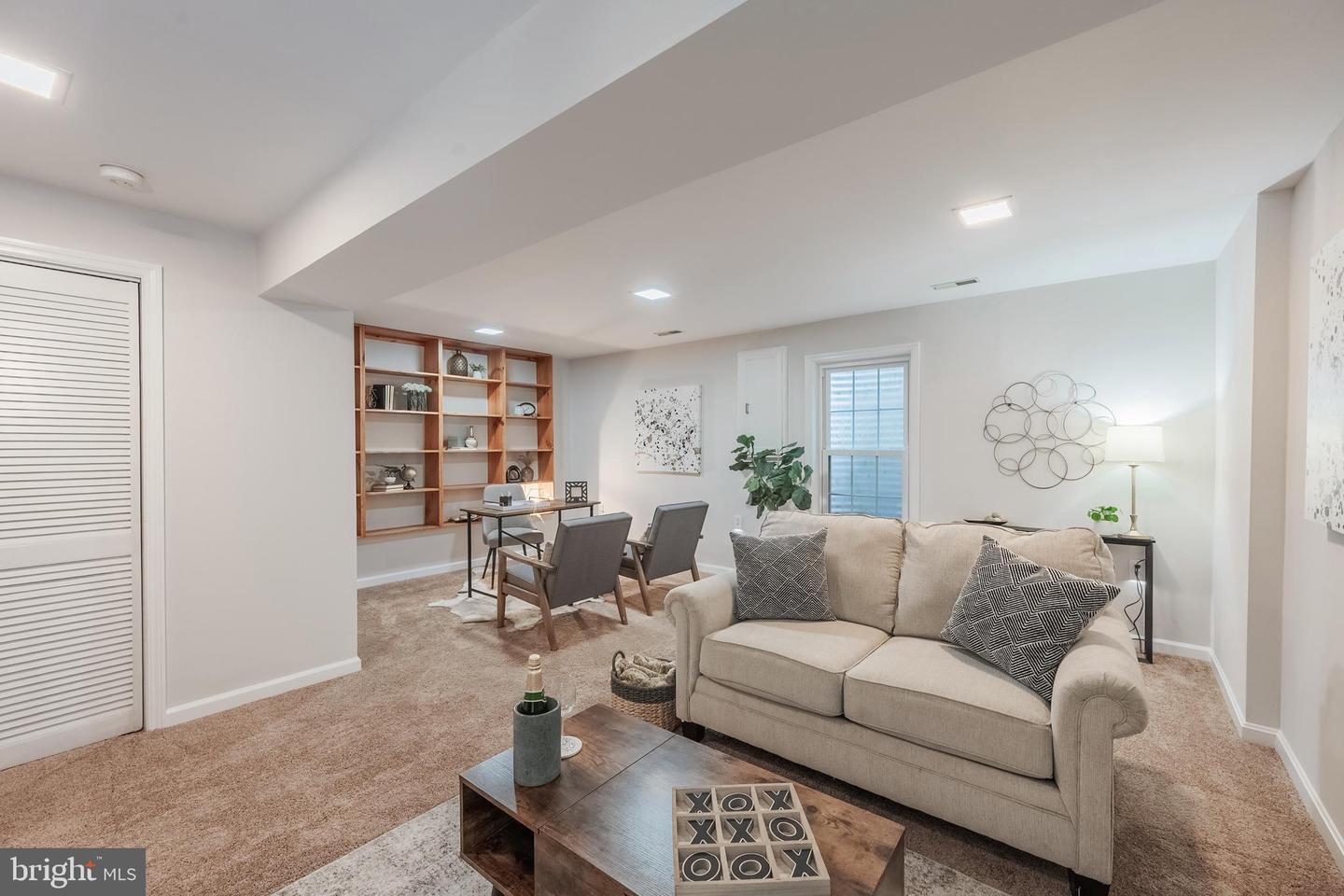 5415 NEW LONDON PARK DR, FAIRFAX, Virginia 22032, 3 Bedrooms Bedrooms, 12 Rooms Rooms,3 BathroomsBathrooms,Residential,For sale,5415 NEW LONDON PARK DR,VAFX2256872 MLS # VAFX2256872