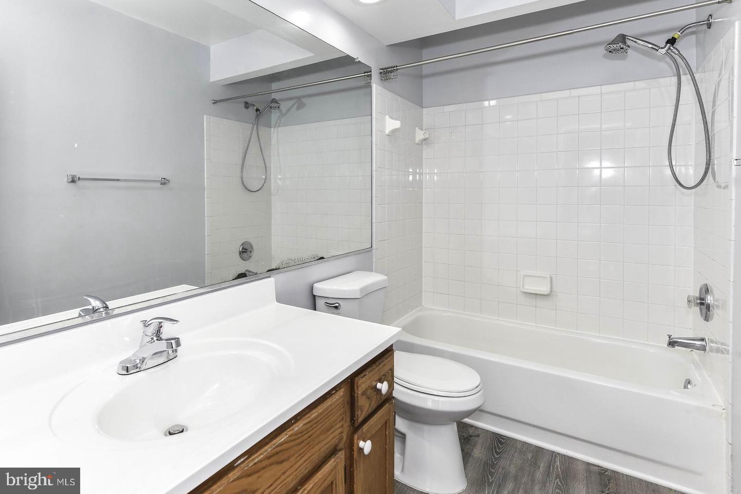 6046 RAINA DR, CENTREVILLE, Virginia 20120, 3 Bedrooms Bedrooms, ,3 BathroomsBathrooms,Residential,For sale,6046 RAINA DR,VAFX2256874 MLS # VAFX2256874