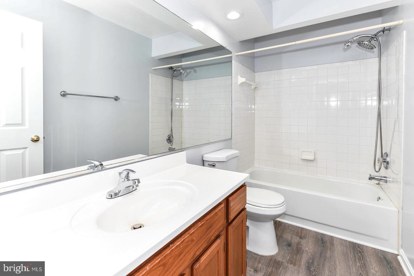 6046 RAINA DR, CENTREVILLE, Virginia 20120, 3 Bedrooms Bedrooms, ,3 BathroomsBathrooms,Residential,For sale,6046 RAINA DR,VAFX2256874 MLS # VAFX2256874
