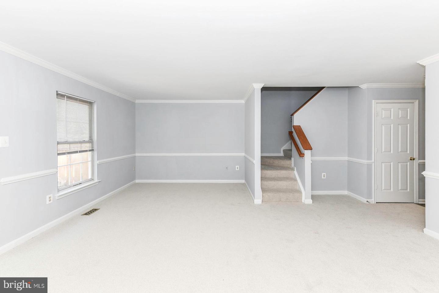 6046 RAINA DR, CENTREVILLE, Virginia 20120, 3 Bedrooms Bedrooms, ,3 BathroomsBathrooms,Residential,For sale,6046 RAINA DR,VAFX2256874 MLS # VAFX2256874