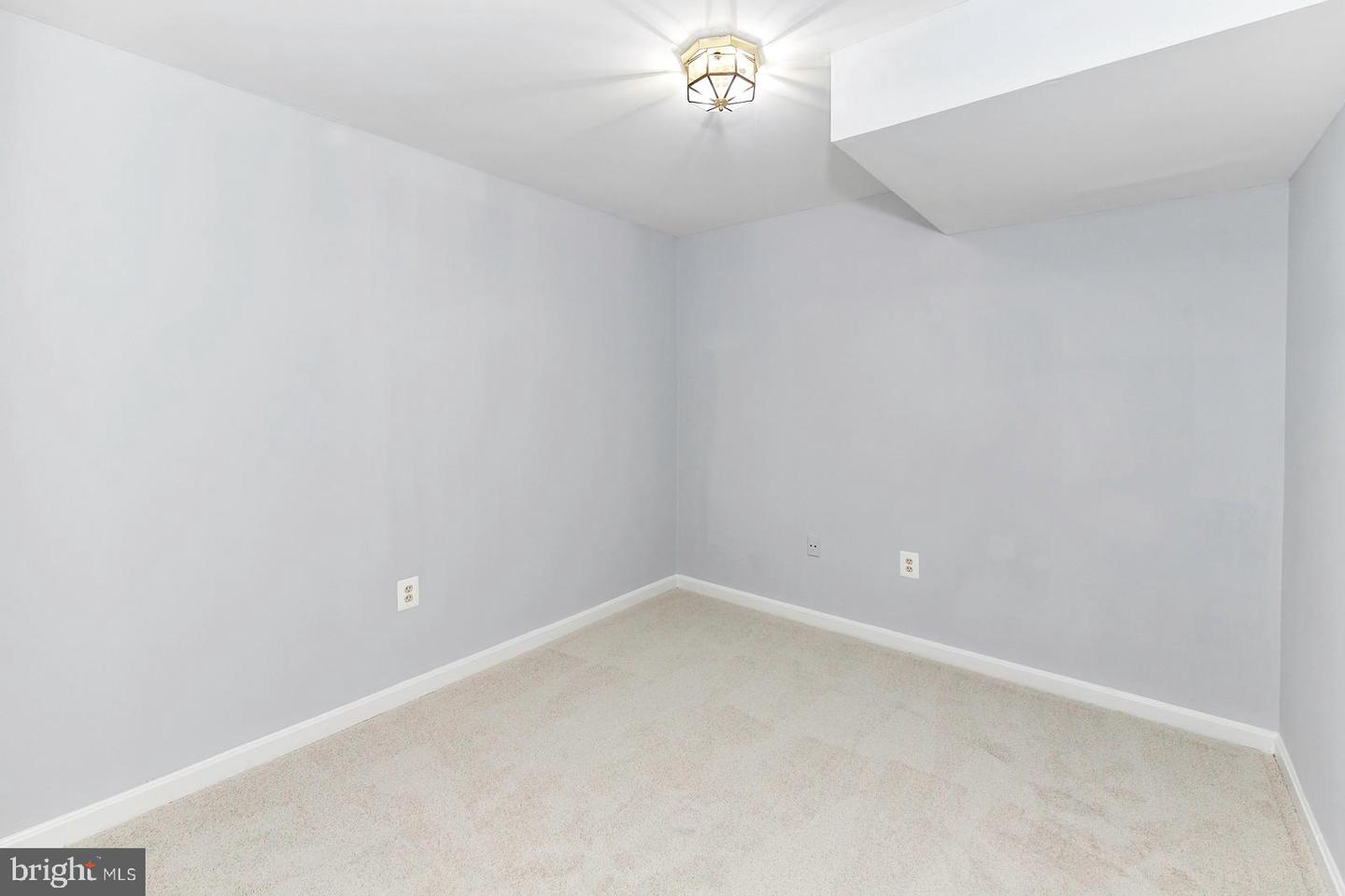 6046 RAINA DR, CENTREVILLE, Virginia 20120, 3 Bedrooms Bedrooms, ,3 BathroomsBathrooms,Residential,For sale,6046 RAINA DR,VAFX2256874 MLS # VAFX2256874