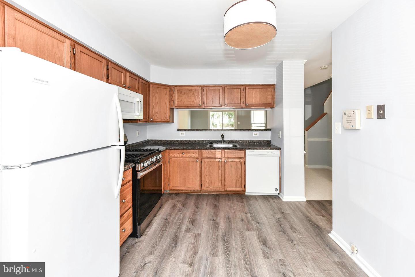 6046 RAINA DR, CENTREVILLE, Virginia 20120, 3 Bedrooms Bedrooms, ,3 BathroomsBathrooms,Residential,For sale,6046 RAINA DR,VAFX2256874 MLS # VAFX2256874