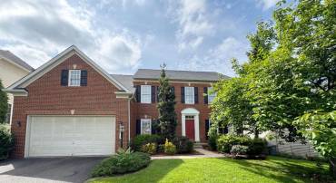 5614 JAMES GUNNELL LN, ALEXANDRIA, Virginia 22310, 4 Bedrooms Bedrooms, ,4 BathroomsBathrooms,Residential,For sale,5614 JAMES GUNNELL LN,VAFX2256884 MLS # VAFX2256884