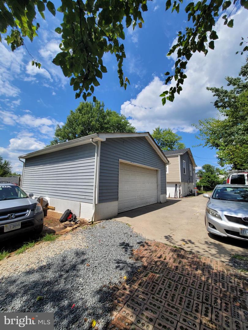 9111 YORKSHIRE LN, MANASSAS, Virginia 20111, 4 Bedrooms Bedrooms, ,3 BathroomsBathrooms,Residential,For sale,9111 YORKSHIRE LN,VAPW2099758 MLS # VAPW2099758