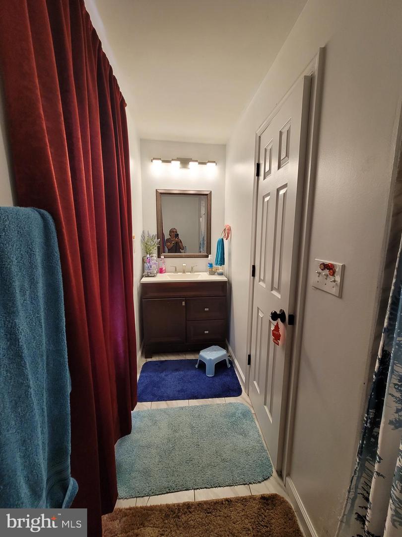 9111 YORKSHIRE LN, MANASSAS, Virginia 20111, 4 Bedrooms Bedrooms, ,3 BathroomsBathrooms,Residential,For sale,9111 YORKSHIRE LN,VAPW2099758 MLS # VAPW2099758