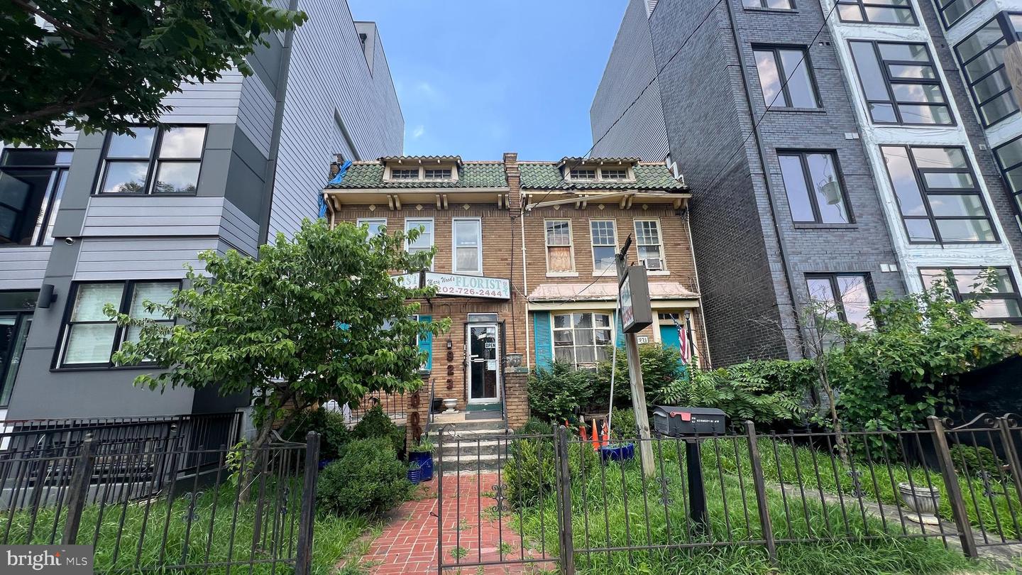 921 KENNEDY ST NW, WASHINGTON, District Of Columbia 20011, 3 Bedrooms Bedrooms, ,1 BathroomBathrooms,Residential,For sale,921 KENNEDY ST NW,DCDC2211652 MLS # DCDC2211652