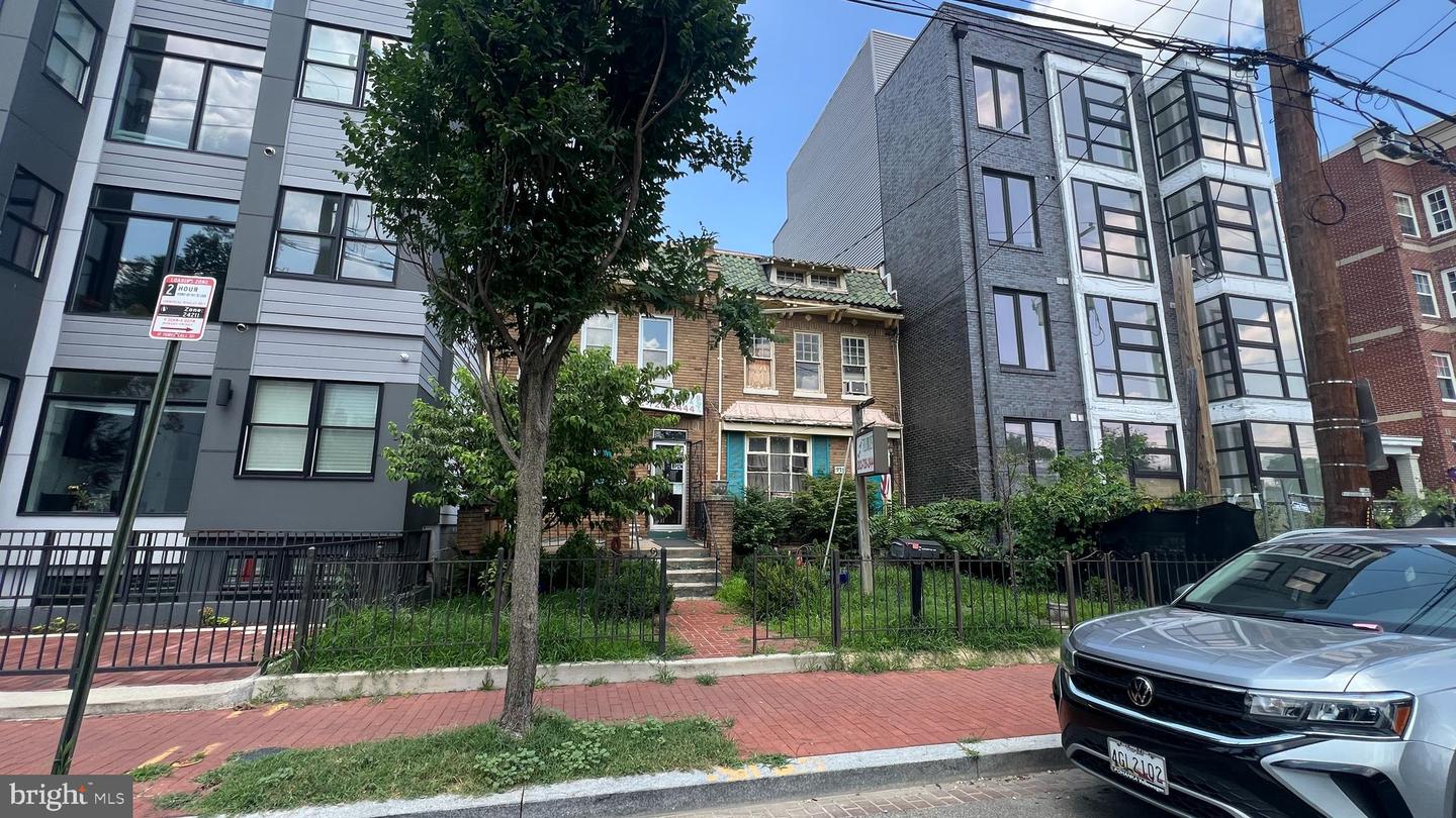 921 KENNEDY ST NW, WASHINGTON, District Of Columbia 20011, 3 Bedrooms Bedrooms, ,1 BathroomBathrooms,Residential,For sale,921 KENNEDY ST NW,DCDC2211652 MLS # DCDC2211652
