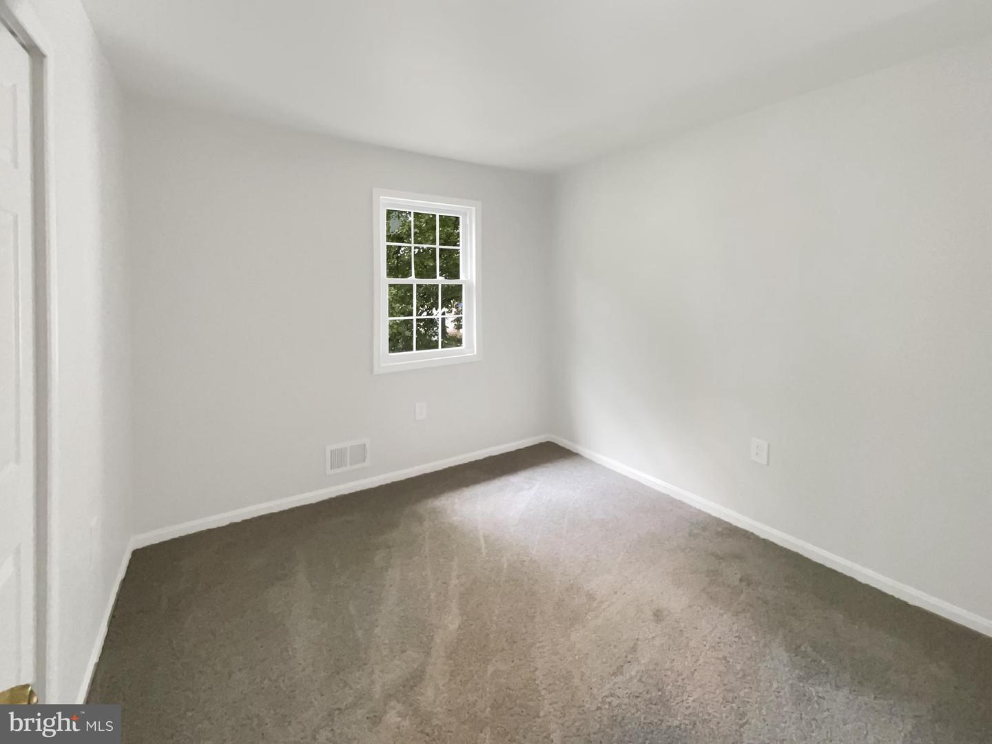 6014 TICONDEROGA CT, BURKE, Virginia 22015, 4 Bedrooms Bedrooms, ,2 BathroomsBathrooms,Residential,For sale,6014 TICONDEROGA CT,VAFX2256976 MLS # VAFX2256976
