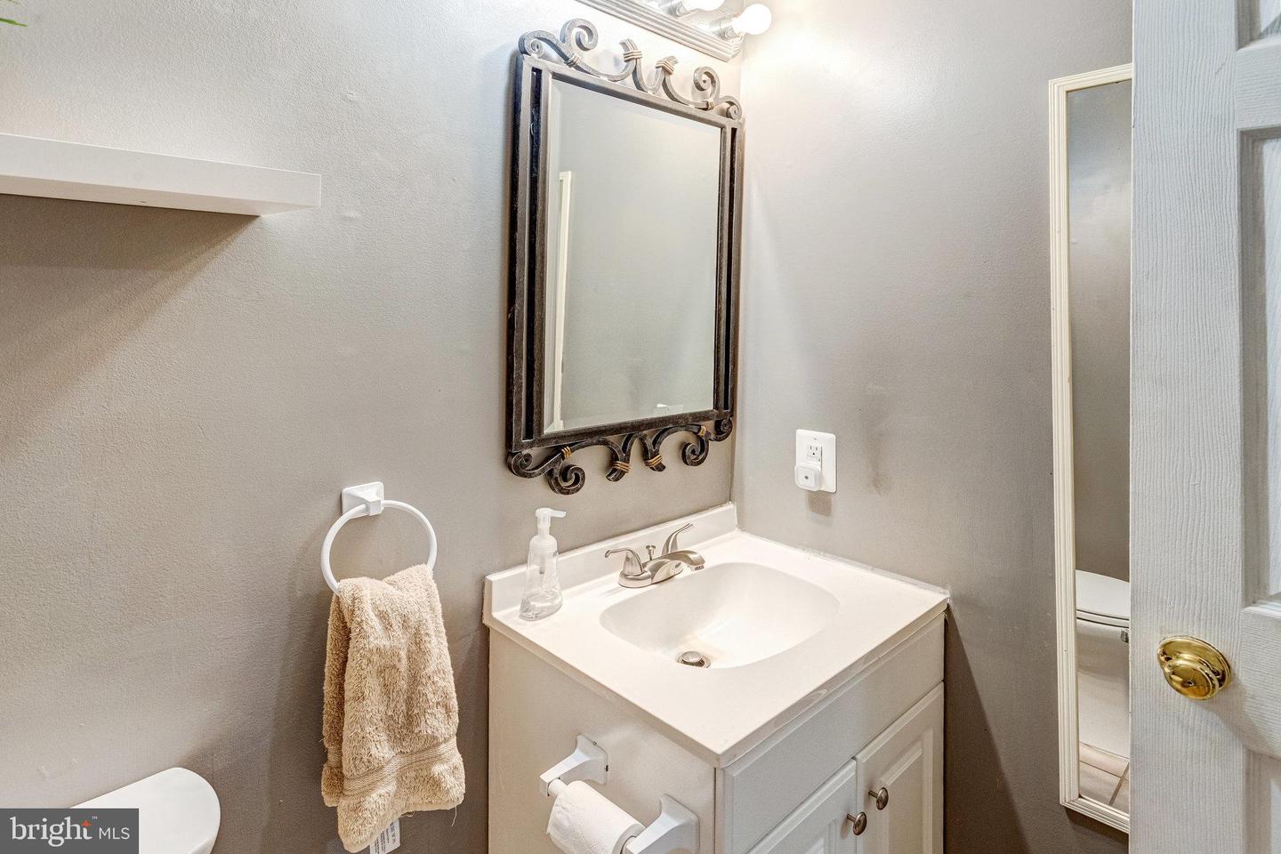 12944 LOCKLEVEN LN, WOODBRIDGE, Virginia 22192, 3 Bedrooms Bedrooms, ,2 BathroomsBathrooms,Residential,For sale,12944 LOCKLEVEN LN,VAPW2099782 MLS # VAPW2099782