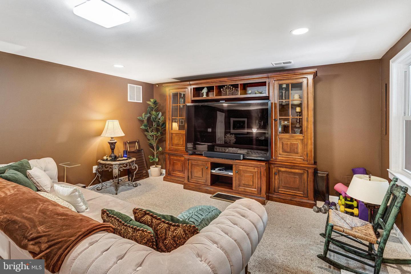 12944 LOCKLEVEN LN, WOODBRIDGE, Virginia 22192, 3 Bedrooms Bedrooms, ,2 BathroomsBathrooms,Residential,For sale,12944 LOCKLEVEN LN,VAPW2099782 MLS # VAPW2099782