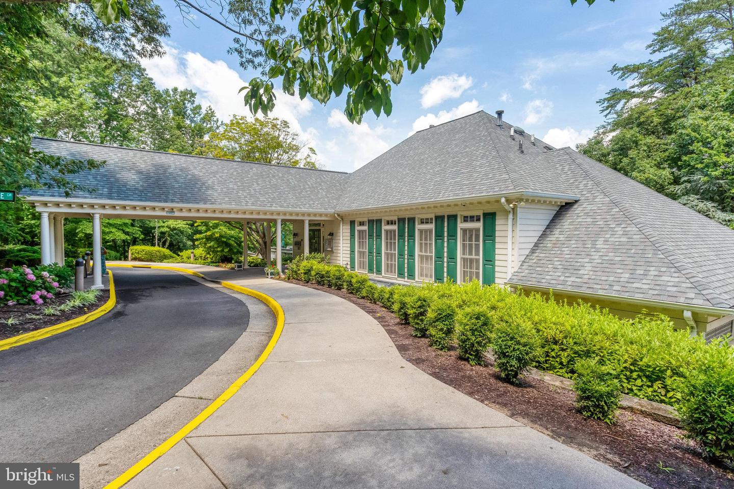 12944 LOCKLEVEN LN, WOODBRIDGE, Virginia 22192, 3 Bedrooms Bedrooms, ,2 BathroomsBathrooms,Residential,For sale,12944 LOCKLEVEN LN,VAPW2099782 MLS # VAPW2099782