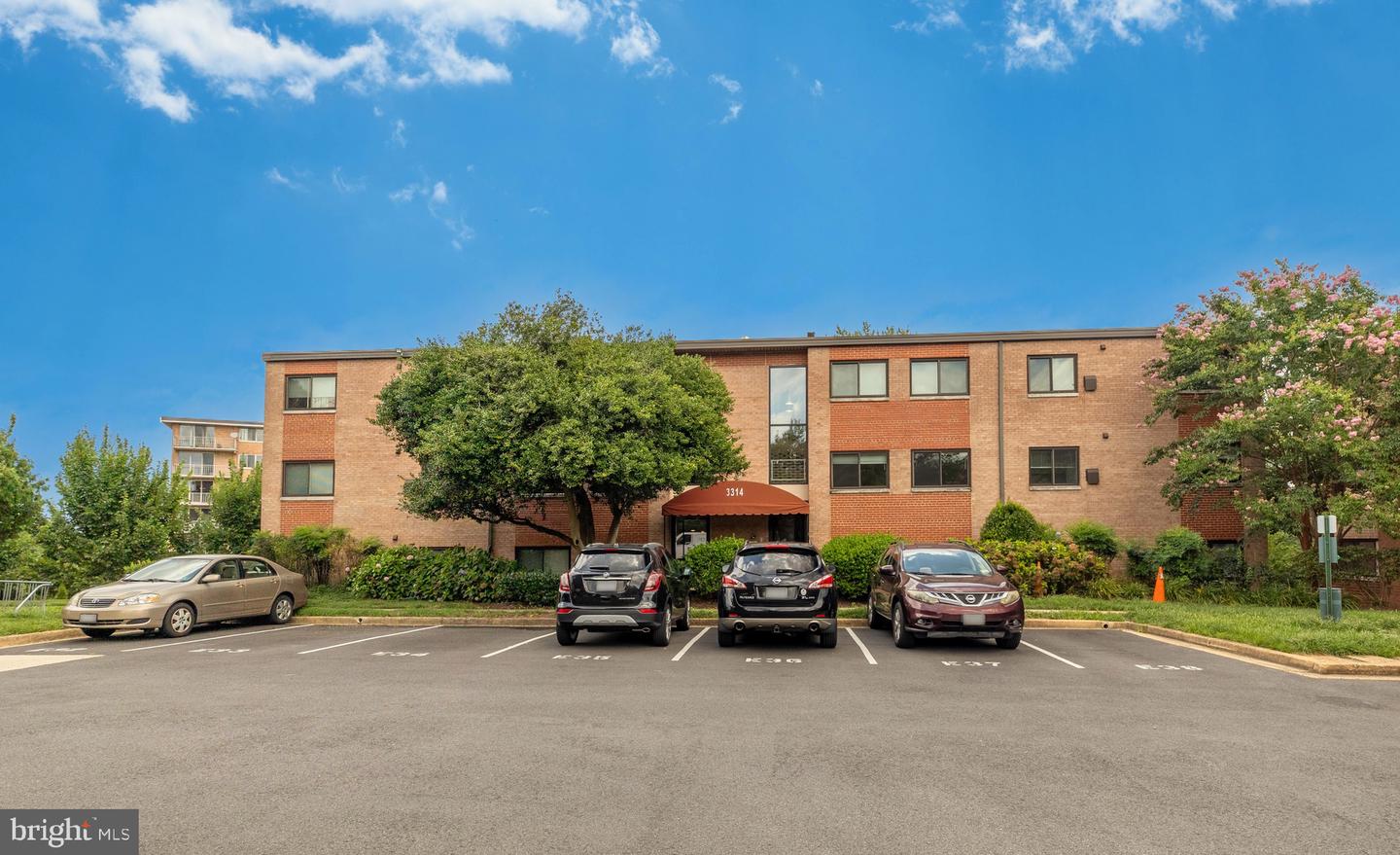 3314 S 28TH ST S #203, ALEXANDRIA, Virginia 22302, 2 Bedrooms Bedrooms, ,1 BathroomBathrooms,Residential,For sale,3314 S 28TH ST S #203,VAAX2047762 MLS # VAAX2047762