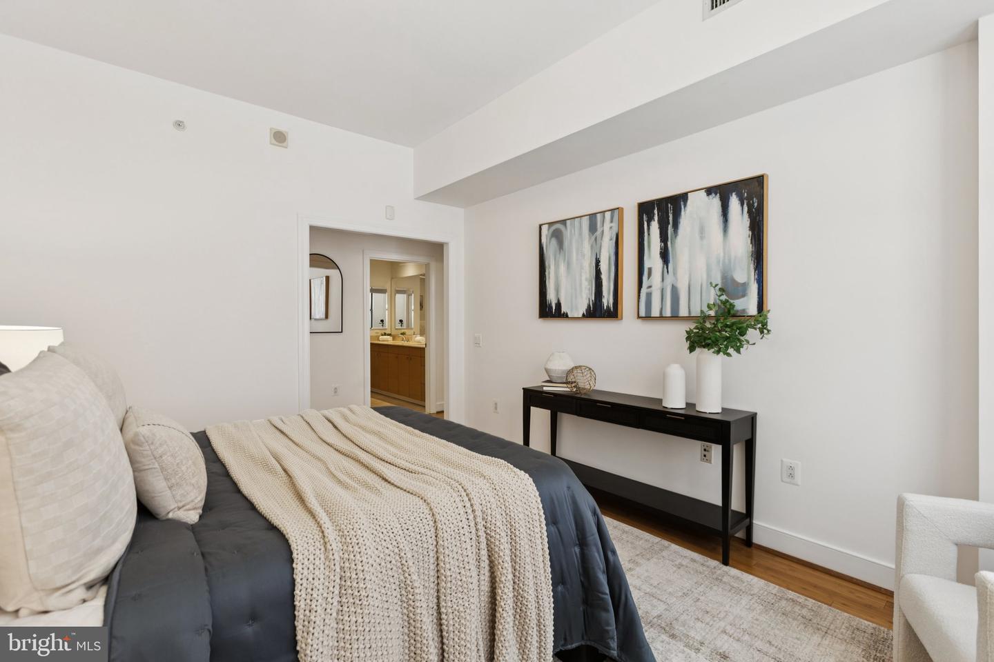 2425 L ST NW #210, WASHINGTON, District Of Columbia 20037, 2 Bedrooms Bedrooms, ,2 BathroomsBathrooms,Residential,For sale,2425 L ST NW #210,DCDC2211702 MLS # DCDC2211702