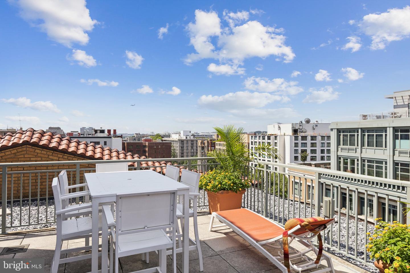 2425 L ST NW #210, WASHINGTON, District Of Columbia 20037, 2 Bedrooms Bedrooms, ,2 BathroomsBathrooms,Residential,For sale,2425 L ST NW #210,DCDC2211702 MLS # DCDC2211702