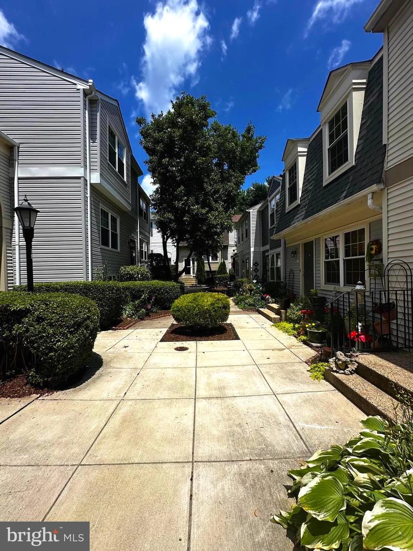 5976 ANNABERG PL #168, BURKE, Virginia 22015, 3 Bedrooms Bedrooms, ,3 BathroomsBathrooms,Residential,For sale,5976 ANNABERG PL #168,VAFX2257044 MLS # VAFX2257044