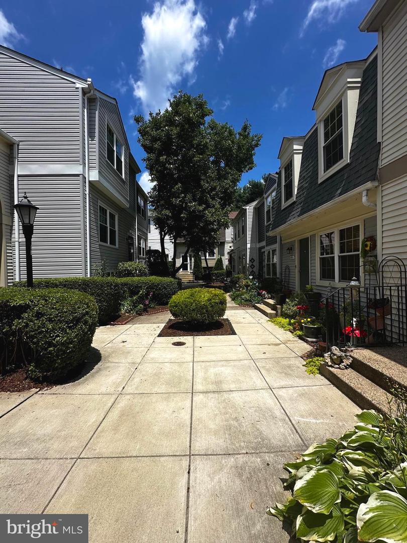 5976 ANNABERG PL #168, BURKE, Virginia 22015, 3 Bedrooms Bedrooms, ,3 BathroomsBathrooms,Residential,For sale,5976 ANNABERG PL #168,VAFX2257044 MLS # VAFX2257044