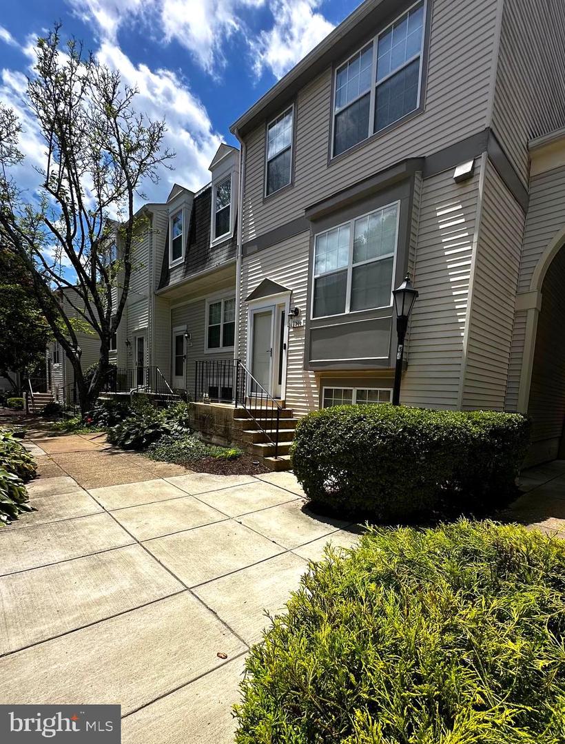 5976 ANNABERG PL #168, BURKE, Virginia 22015, 3 Bedrooms Bedrooms, ,3 BathroomsBathrooms,Residential,For sale,5976 ANNABERG PL #168,VAFX2257044 MLS # VAFX2257044