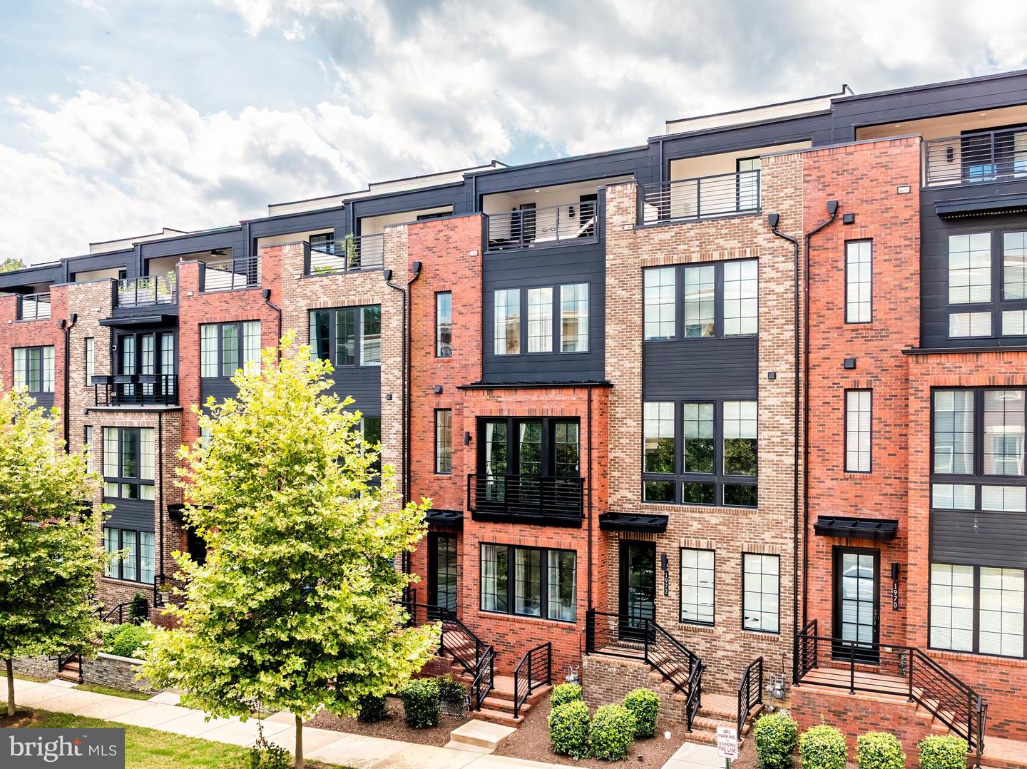 1974 ROLAND CLARKE PL, RESTON, Virginia 20191, 3 Bedrooms Bedrooms, ,3 BathroomsBathrooms,Residential,For sale,1974 ROLAND CLARKE PL,VAFX2257056 MLS # VAFX2257056