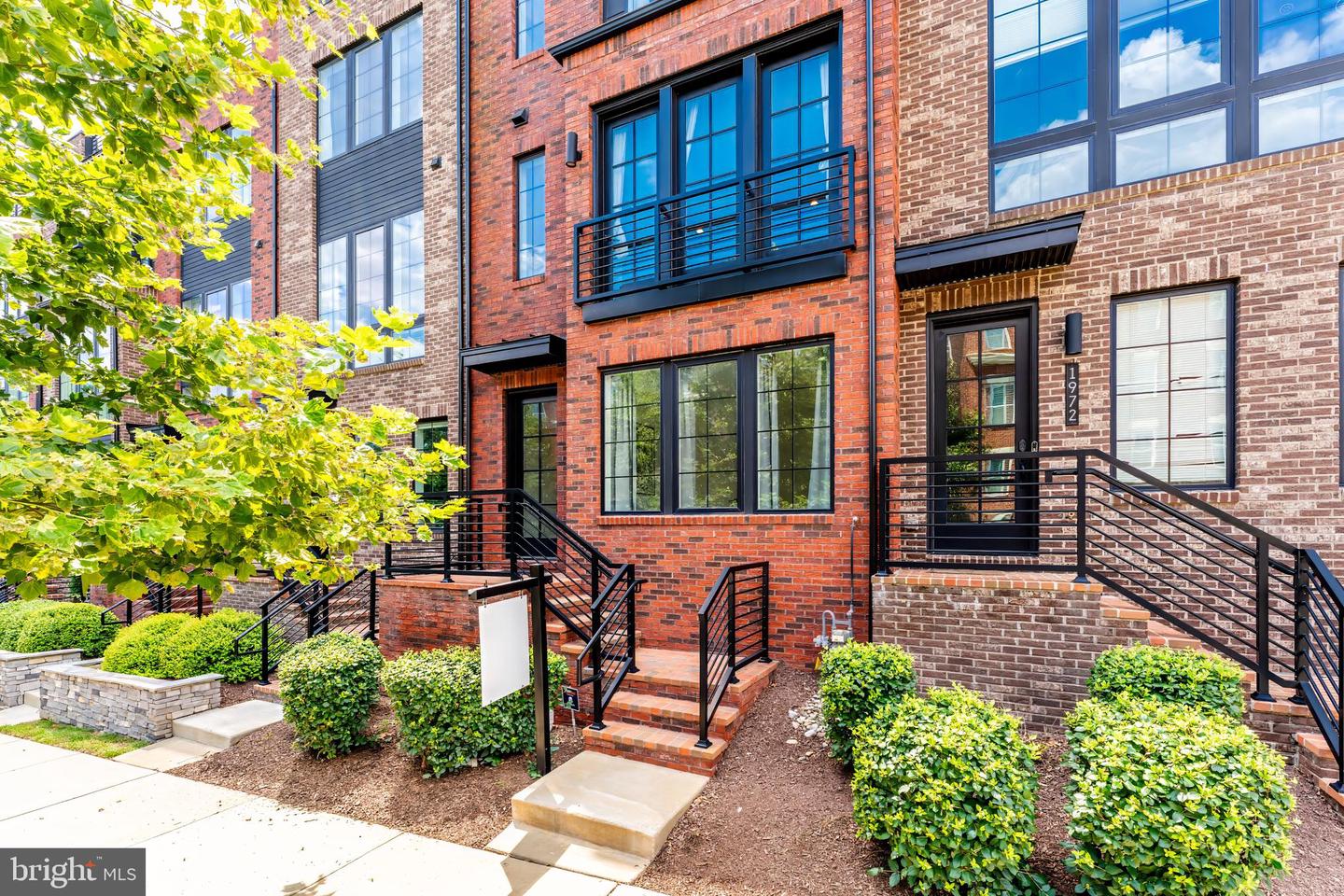 1974 ROLAND CLARKE PL, RESTON, Virginia 20191, 3 Bedrooms Bedrooms, ,3 BathroomsBathrooms,Residential,For sale,1974 ROLAND CLARKE PL,VAFX2257056 MLS # VAFX2257056