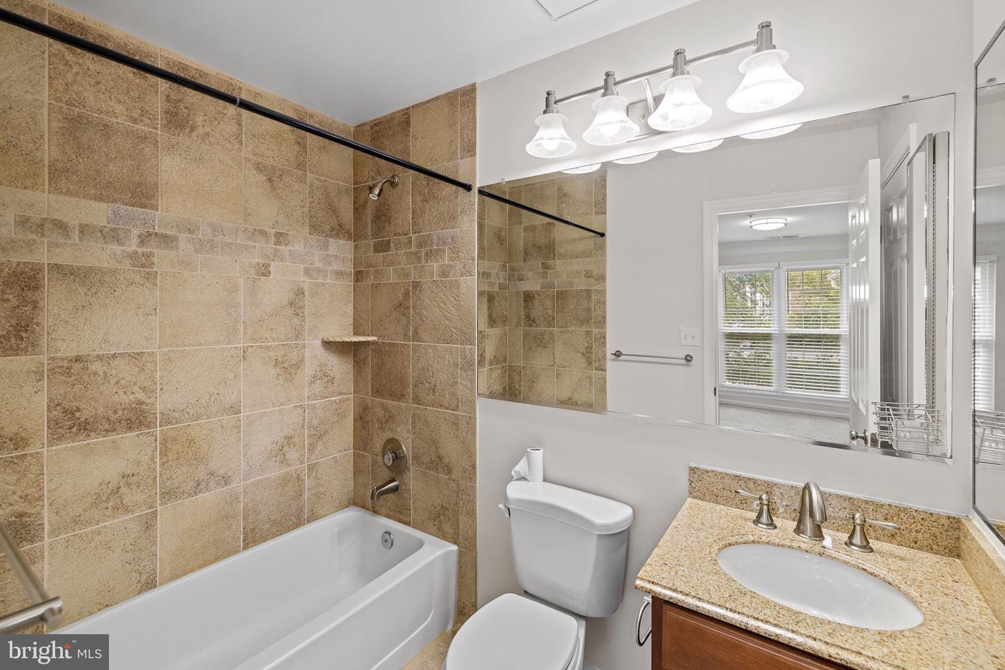 244 S REYNOLDS ST #405, ALEXANDRIA, Virginia 22304, 2 Bedrooms Bedrooms, ,2 BathroomsBathrooms,Residential,For sale,244 S REYNOLDS ST #405,VAAX2047772 MLS # VAAX2047772
