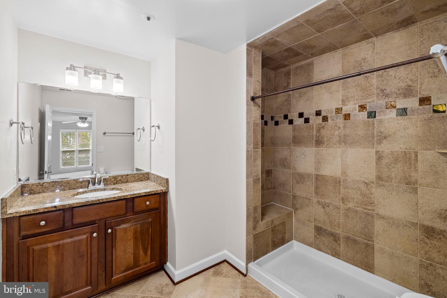 244 S REYNOLDS ST #405, ALEXANDRIA, Virginia 22304, 2 Bedrooms Bedrooms, ,2 BathroomsBathrooms,Residential,For sale,244 S REYNOLDS ST #405,VAAX2047772 MLS # VAAX2047772