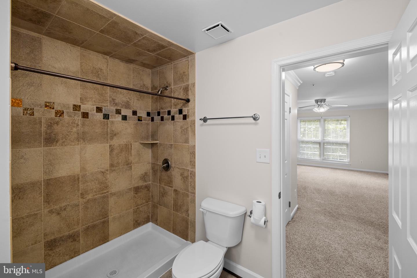 244 S REYNOLDS ST #405, ALEXANDRIA, Virginia 22304, 2 Bedrooms Bedrooms, ,2 BathroomsBathrooms,Residential,For sale,244 S REYNOLDS ST #405,VAAX2047772 MLS # VAAX2047772