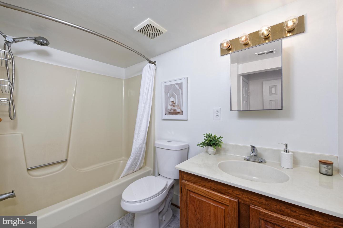35739 HAYMAN LN, ROUND HILL, Virginia 20141, 3 Bedrooms Bedrooms, ,2 BathroomsBathrooms,Residential,For sale,35739 HAYMAN LN,VALO2095024 MLS # VALO2095024