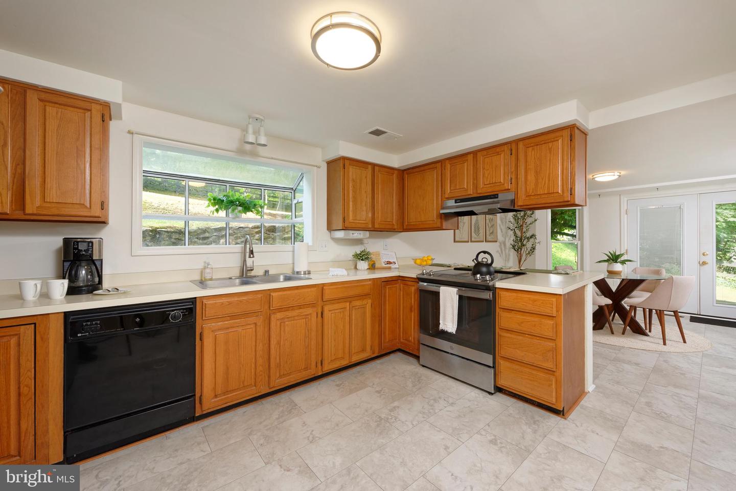 35739 HAYMAN LN, ROUND HILL, Virginia 20141, 3 Bedrooms Bedrooms, ,2 BathroomsBathrooms,Residential,For sale,35739 HAYMAN LN,VALO2095024 MLS # VALO2095024