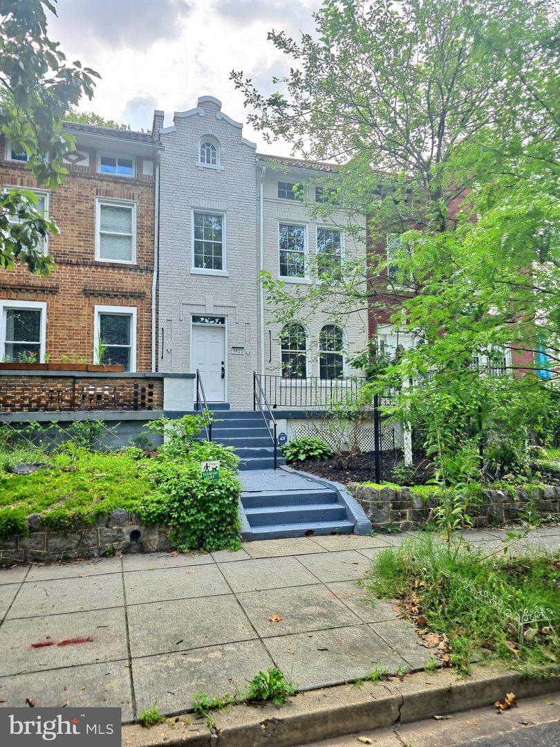 3811 5TH ST NW, WASHINGTON, District Of Columbia 20011, 3 Bedrooms Bedrooms, ,2 BathroomsBathrooms,Residential,For sale,3811 5TH ST NW,DCDC2201378 MLS # DCDC2201378