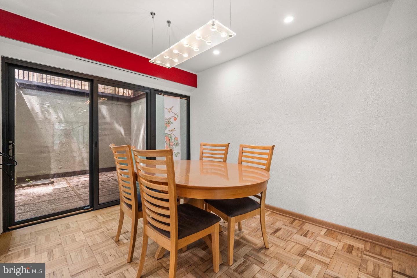 2855 DAVENPORT ST NW, WASHINGTON, District Of Columbia 20008, 5 Bedrooms Bedrooms, ,3 BathroomsBathrooms,Residential,For sale,2855 DAVENPORT ST NW,DCDC2204110 MLS # DCDC2204110