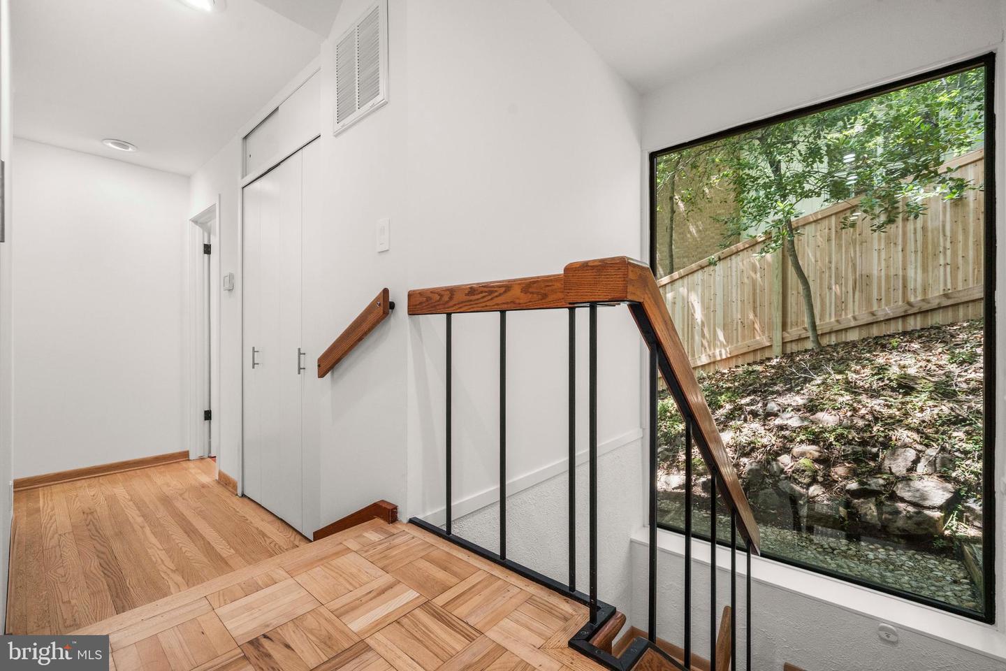 2855 DAVENPORT ST NW, WASHINGTON, District Of Columbia 20008, 5 Bedrooms Bedrooms, ,3 BathroomsBathrooms,Residential,For sale,2855 DAVENPORT ST NW,DCDC2204110 MLS # DCDC2204110