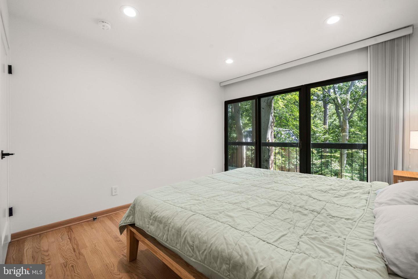 2855 DAVENPORT ST NW, WASHINGTON, District Of Columbia 20008, 5 Bedrooms Bedrooms, ,3 BathroomsBathrooms,Residential,For sale,2855 DAVENPORT ST NW,DCDC2204110 MLS # DCDC2204110