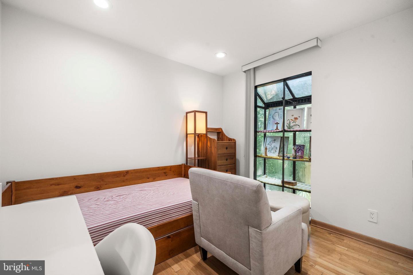 2855 DAVENPORT ST NW, WASHINGTON, District Of Columbia 20008, 5 Bedrooms Bedrooms, ,3 BathroomsBathrooms,Residential,For sale,2855 DAVENPORT ST NW,DCDC2204110 MLS # DCDC2204110