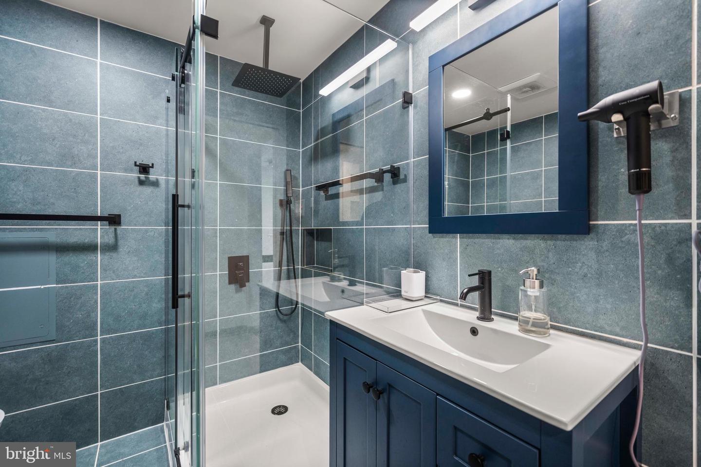 2855 DAVENPORT ST NW, WASHINGTON, District Of Columbia 20008, 5 Bedrooms Bedrooms, ,3 BathroomsBathrooms,Residential,For sale,2855 DAVENPORT ST NW,DCDC2204110 MLS # DCDC2204110
