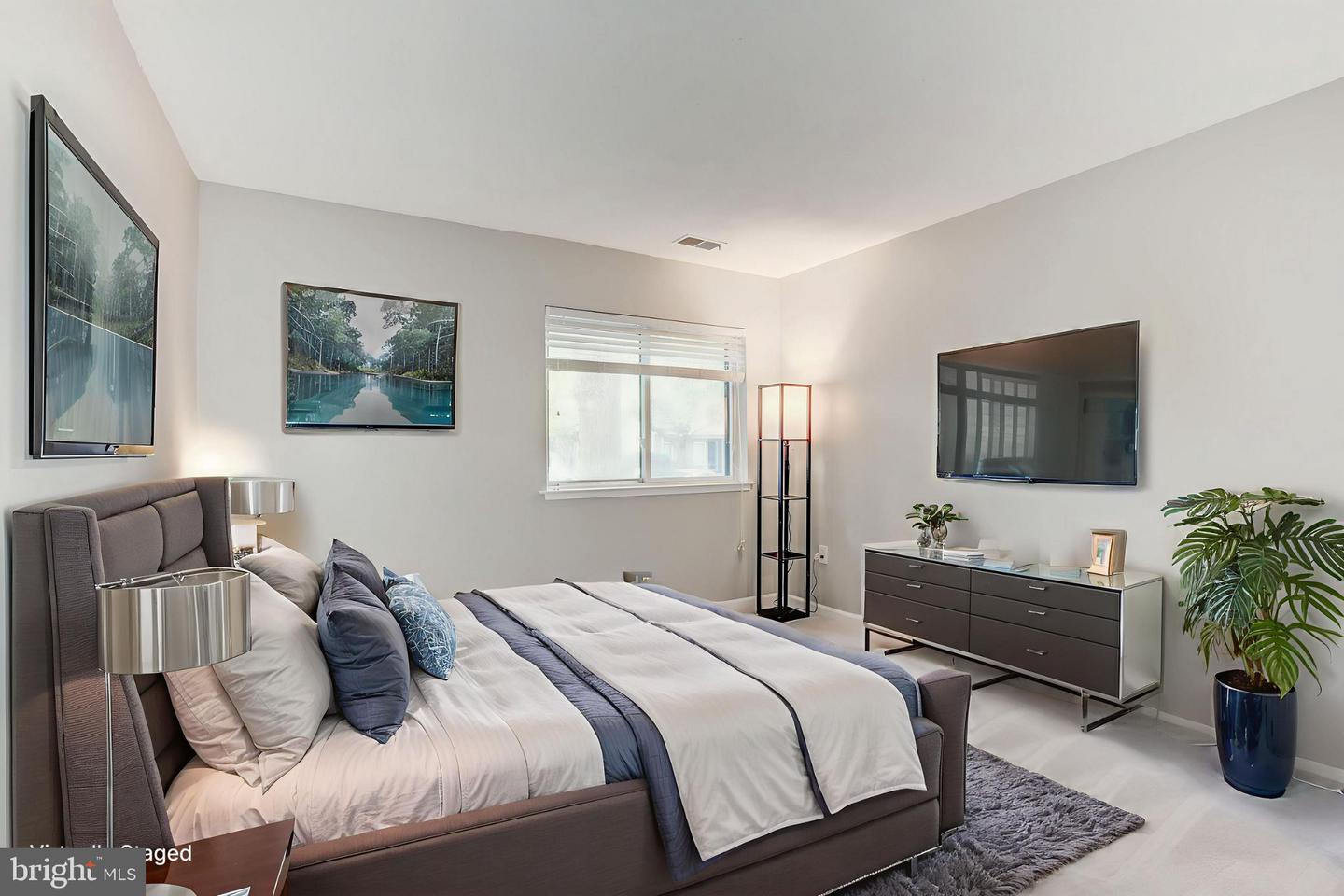 1963-A VILLARIDGE DR, RESTON, Virginia 20191, 2 Bedrooms Bedrooms, ,1 BathroomBathrooms,Residential,For sale,1963-A VILLARIDGE DR,VAFX2246630 MLS # VAFX2246630