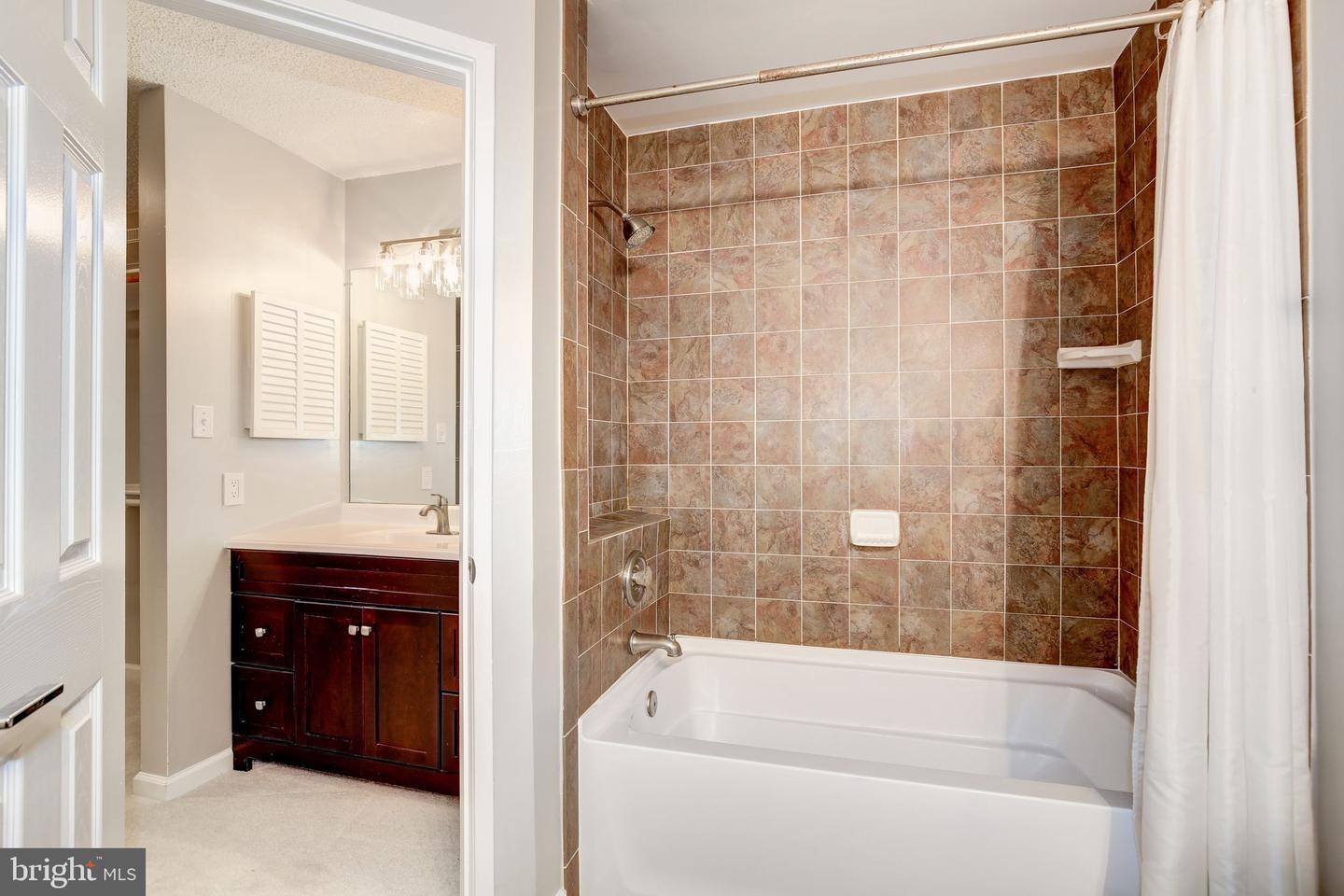 1963-A VILLARIDGE DR, RESTON, Virginia 20191, 2 Bedrooms Bedrooms, ,1 BathroomBathrooms,Residential,For sale,1963-A VILLARIDGE DR,VAFX2246630 MLS # VAFX2246630