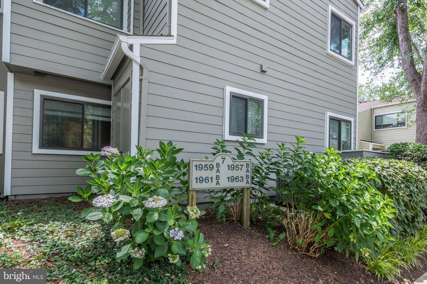 1963-A VILLARIDGE DR, RESTON, Virginia 20191, 2 Bedrooms Bedrooms, ,1 BathroomBathrooms,Residential,For sale,1963-A VILLARIDGE DR,VAFX2246630 MLS # VAFX2246630