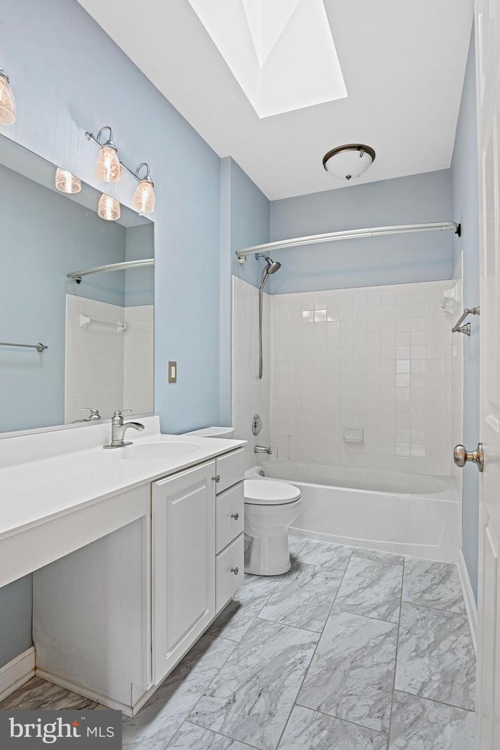 18814 FARNHAM CT, LEESBURG, Virginia 20176, 5 Bedrooms Bedrooms, ,3 BathroomsBathrooms,Residential,For sale,18814 FARNHAM CT,VALO2102040 MLS # VALO2102040
