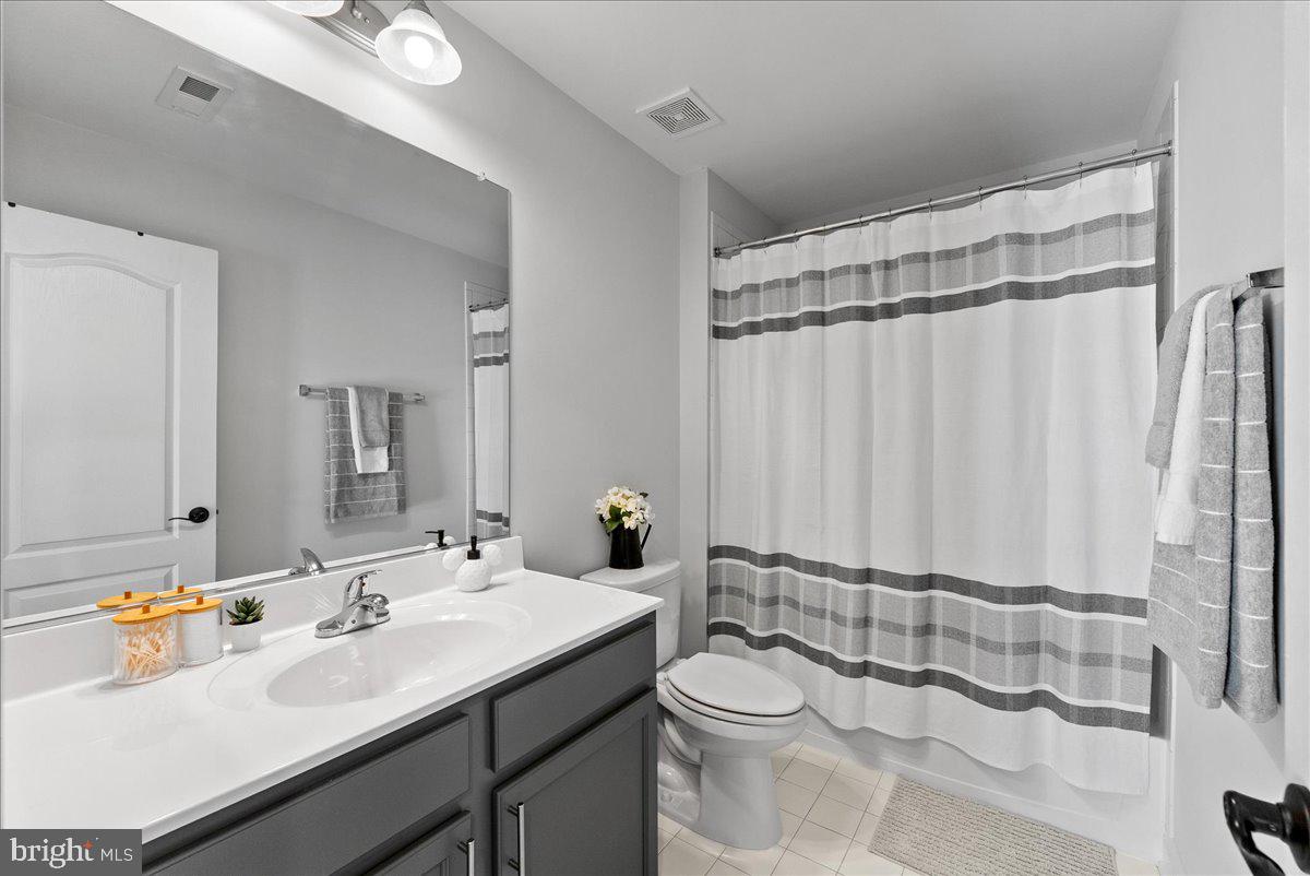 15279 BALLERINA LOOP, WOODBRIDGE, Virginia 22193, 3 Bedrooms Bedrooms, ,3 BathroomsBathrooms,Residential,For sale,15279 BALLERINA LOOP,VAPW2099188 MLS # VAPW2099188