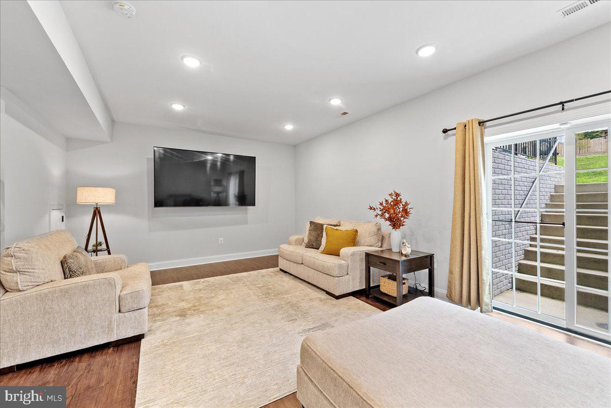 15279 BALLERINA LOOP, WOODBRIDGE, Virginia 22193, 3 Bedrooms Bedrooms, ,3 BathroomsBathrooms,Residential,For sale,15279 BALLERINA LOOP,VAPW2099188 MLS # VAPW2099188