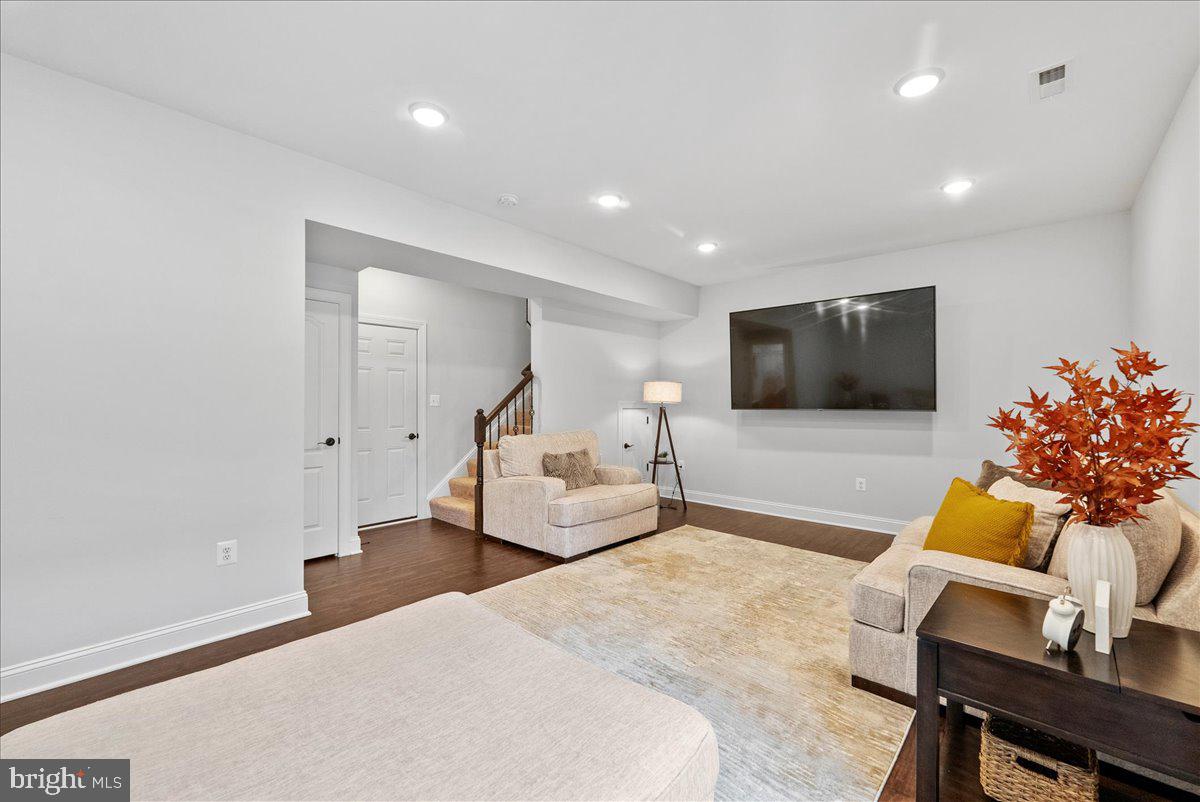 15279 BALLERINA LOOP, WOODBRIDGE, Virginia 22193, 3 Bedrooms Bedrooms, ,3 BathroomsBathrooms,Residential,For sale,15279 BALLERINA LOOP,VAPW2099188 MLS # VAPW2099188