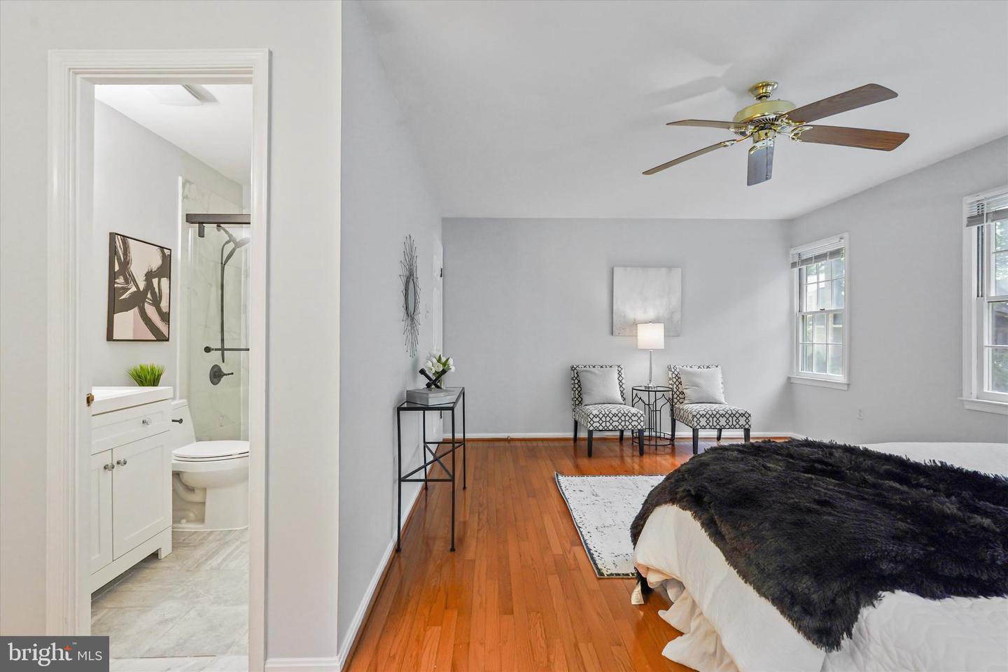 9814 NATICK RD, BURKE, Virginia 22015, 6 Bedrooms Bedrooms, ,3 BathroomsBathrooms,Residential,For sale,9814 NATICK RD,VAFX2255456 MLS # VAFX2255456