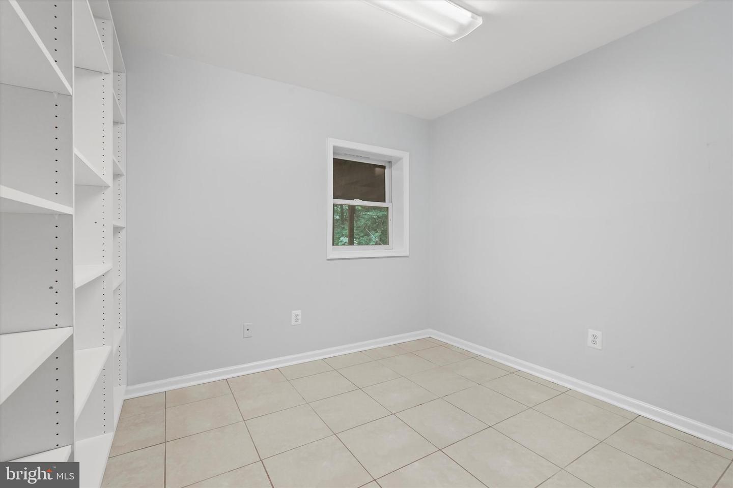 9814 NATICK RD, BURKE, Virginia 22015, 6 Bedrooms Bedrooms, ,3 BathroomsBathrooms,Residential,For sale,9814 NATICK RD,VAFX2255456 MLS # VAFX2255456