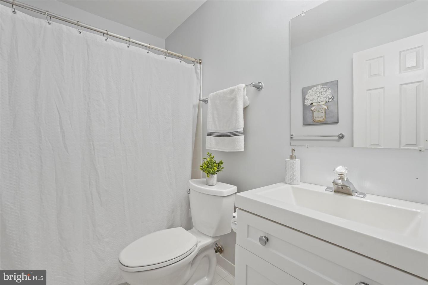 9814 NATICK RD, BURKE, Virginia 22015, 6 Bedrooms Bedrooms, ,3 BathroomsBathrooms,Residential,For sale,9814 NATICK RD,VAFX2255456 MLS # VAFX2255456