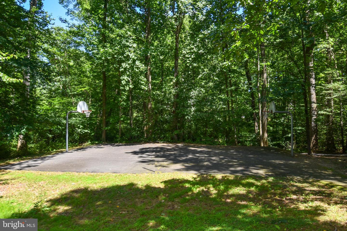 9814 NATICK RD, BURKE, Virginia 22015, 6 Bedrooms Bedrooms, ,3 BathroomsBathrooms,Residential,For sale,9814 NATICK RD,VAFX2255456 MLS # VAFX2255456
