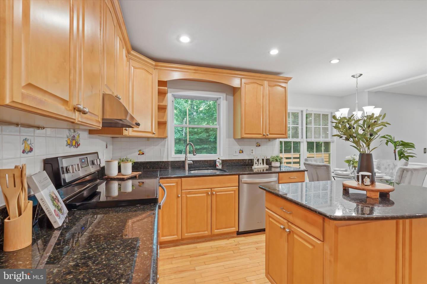 9814 NATICK RD, BURKE, Virginia 22015, 6 Bedrooms Bedrooms, ,3 BathroomsBathrooms,Residential,For sale,9814 NATICK RD,VAFX2255456 MLS # VAFX2255456
